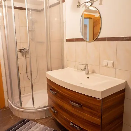 Hoellwarthof גולדג